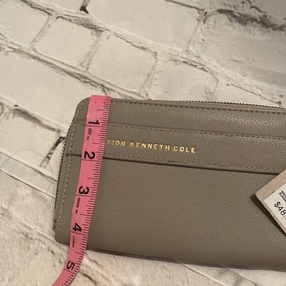 🆕 KENNETH COLE REACTION | Grey Wallet - Picture 3 of 5